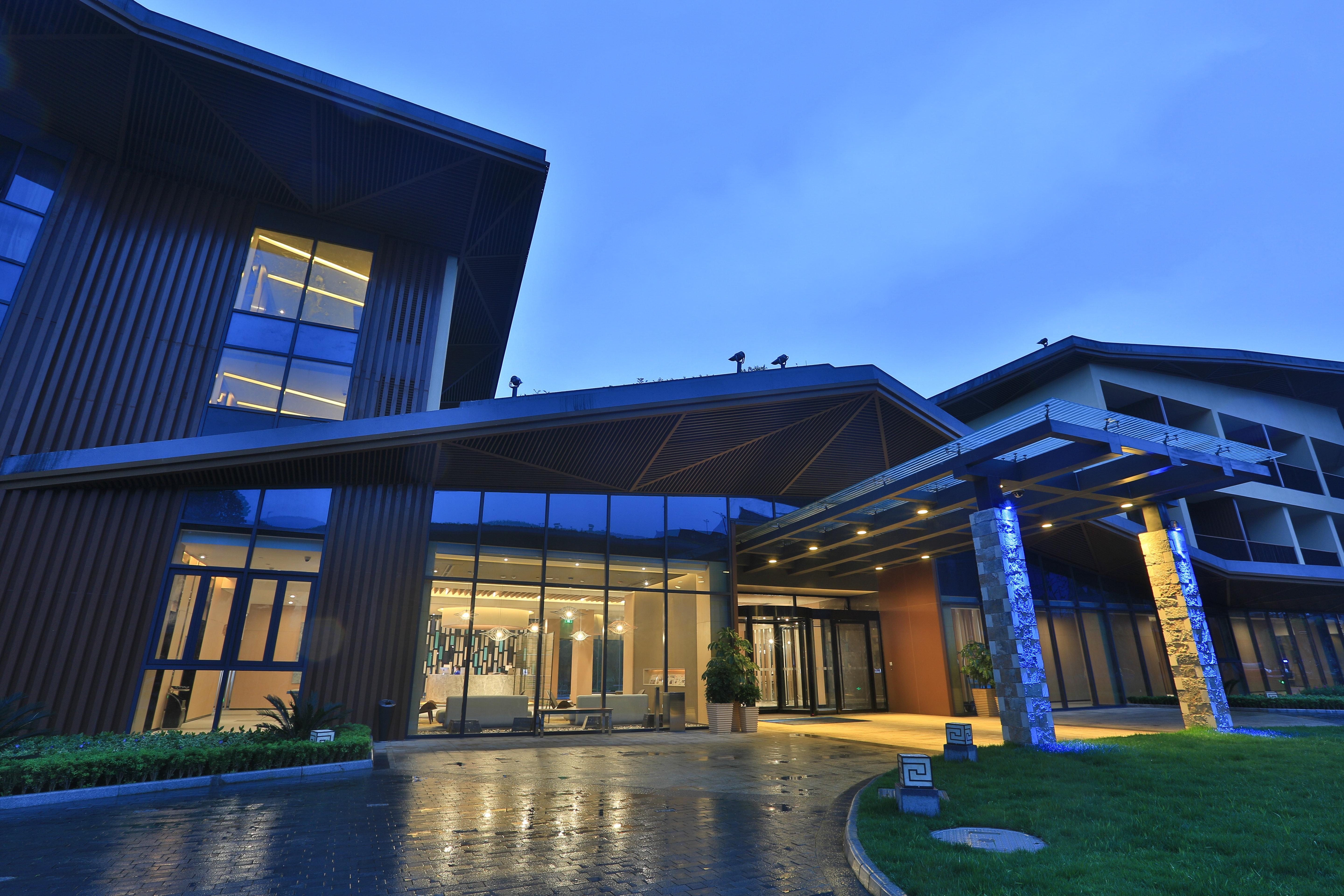 Holiday Inn Express Emei Mountain By Ihg Emeishan Extérieur photo